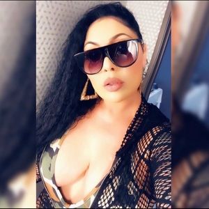 Meet your Posher, Marie